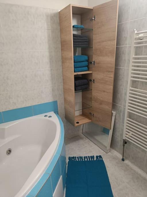 Cervena Cesta Appartement Kunovice Buitenkant foto
