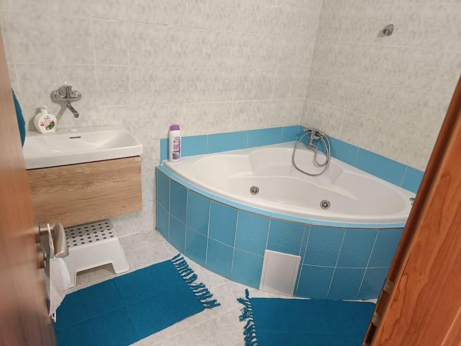Cervena Cesta Appartement Kunovice Buitenkant foto