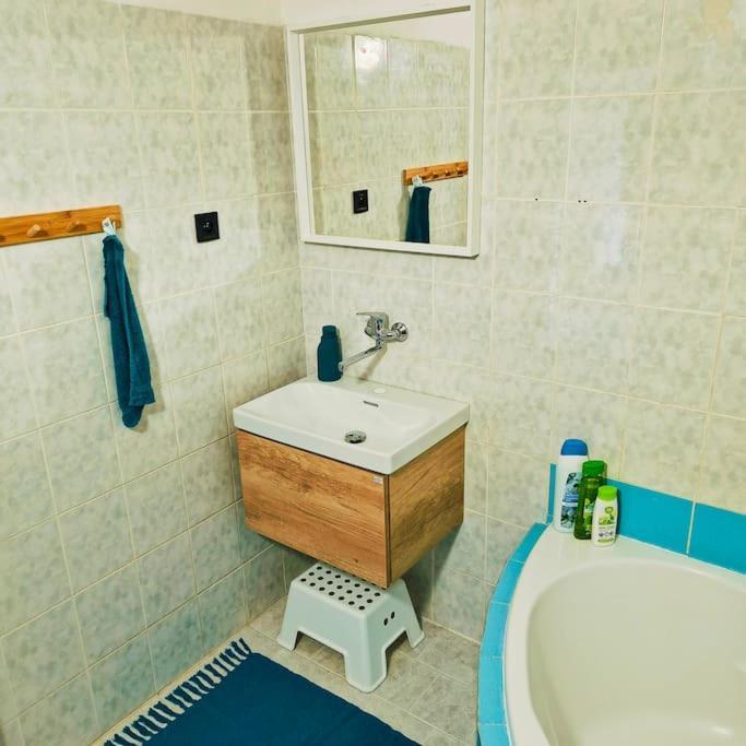 Cervena Cesta Appartement Kunovice Buitenkant foto