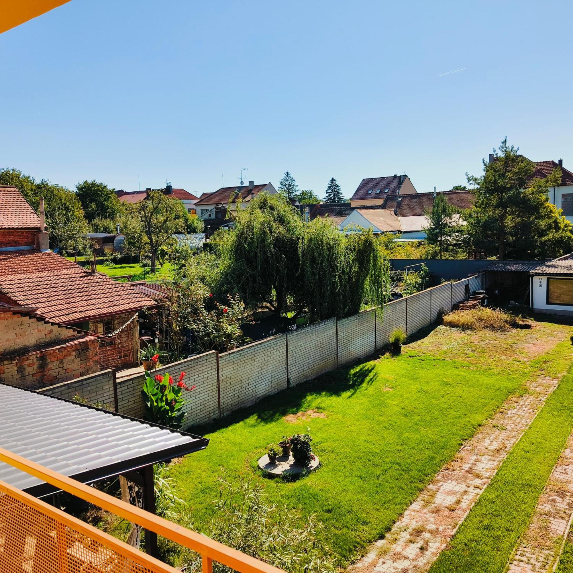 Cervena Cesta Appartement Kunovice Buitenkant foto